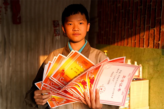 守护困境纯善少年